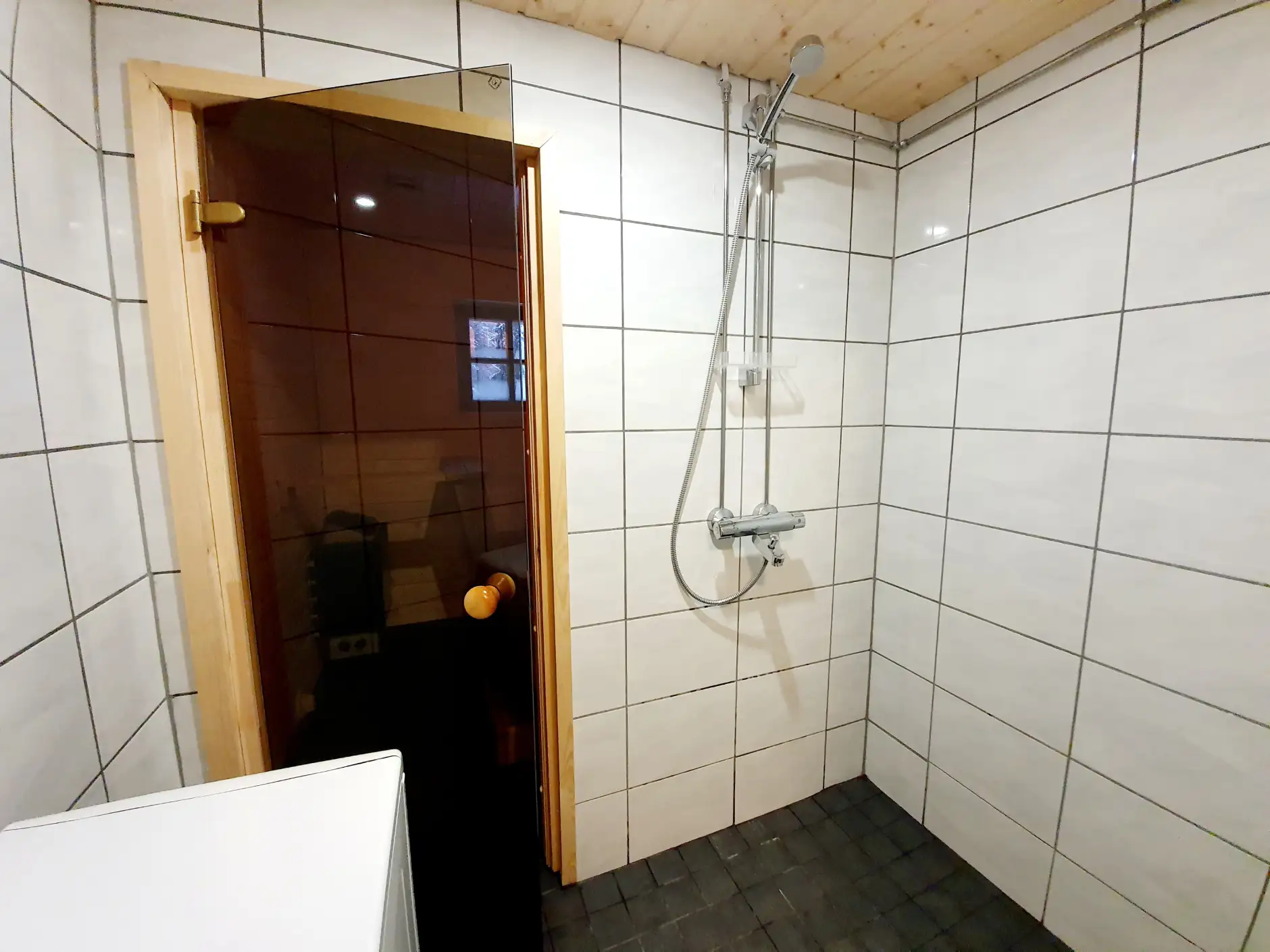 Kieppi 14 kylpyhuone